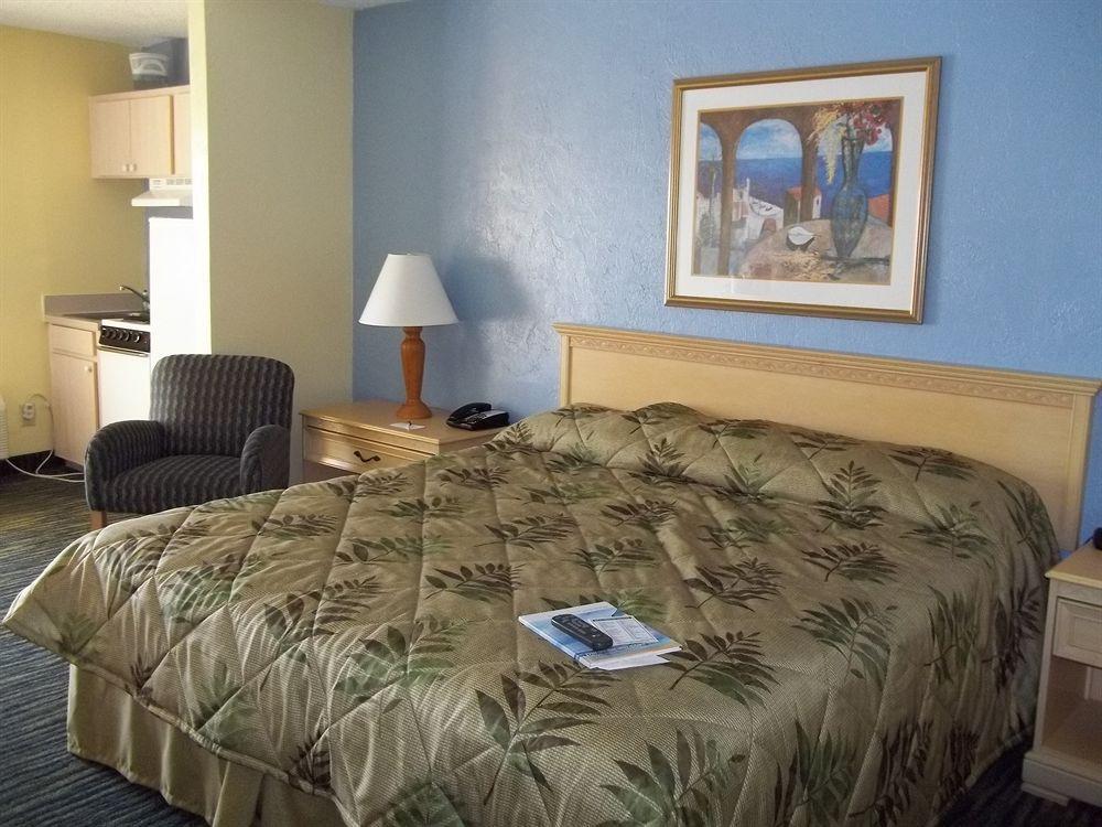 Holiday Inn Express & Suites Oceanfront Daytona Beach Shores By Ihg Экстерьер фото