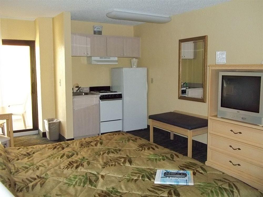 Holiday Inn Express & Suites Oceanfront Daytona Beach Shores By Ihg Экстерьер фото