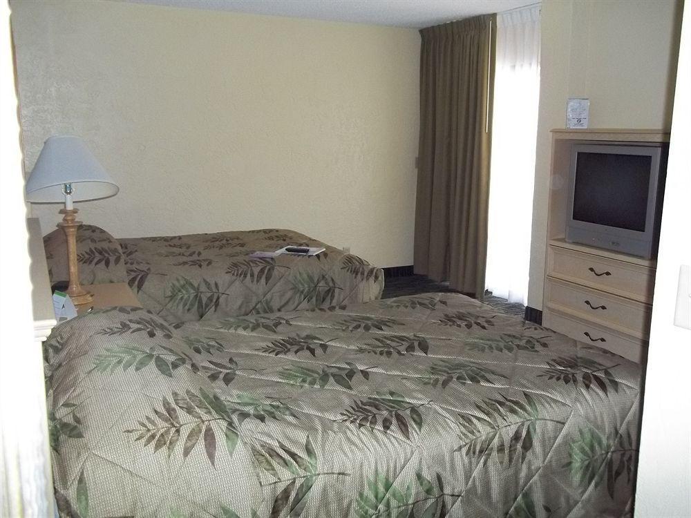 Holiday Inn Express & Suites Oceanfront Daytona Beach Shores By Ihg Экстерьер фото