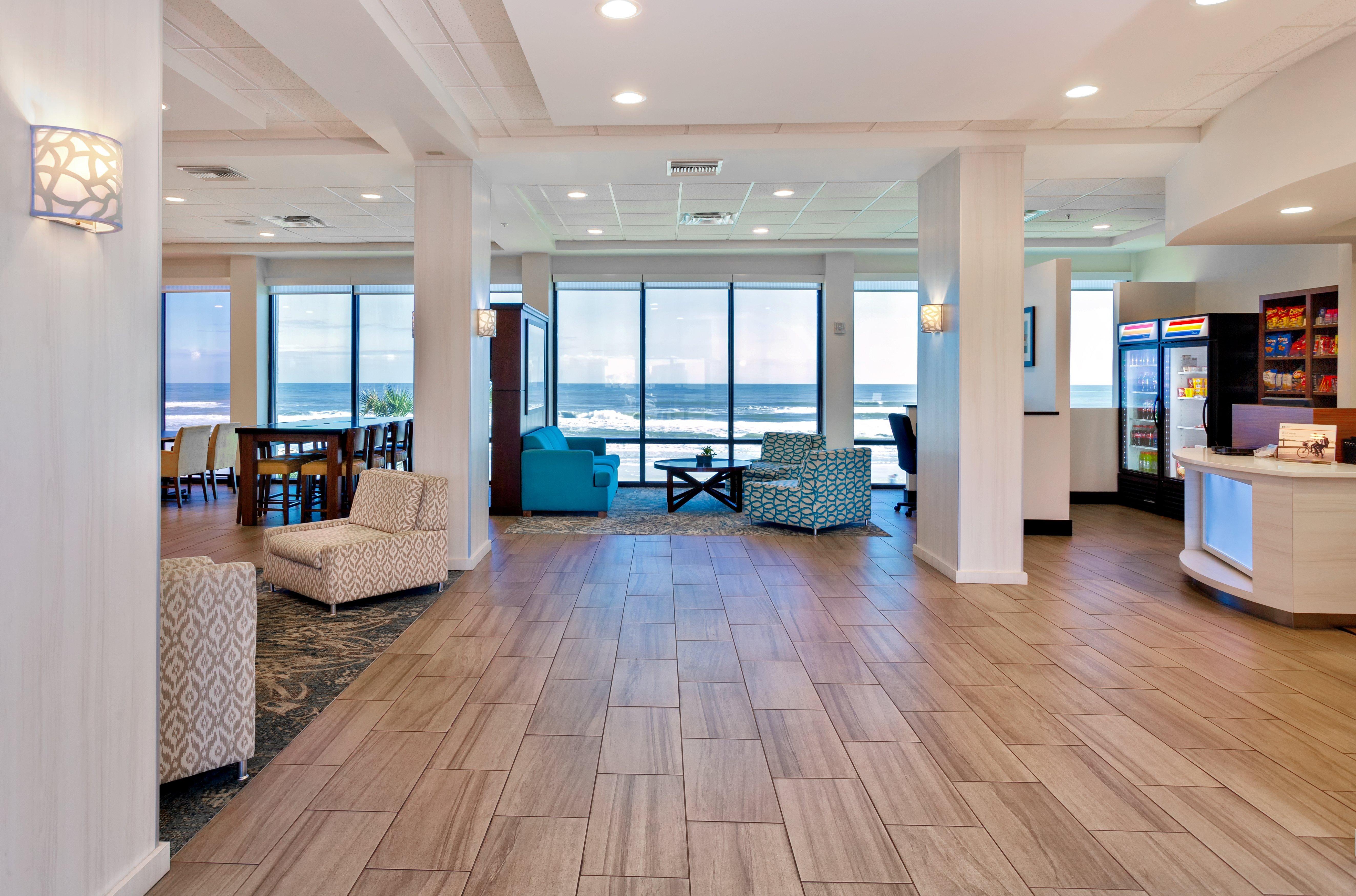 Holiday Inn Express & Suites Oceanfront Daytona Beach Shores By Ihg Экстерьер фото