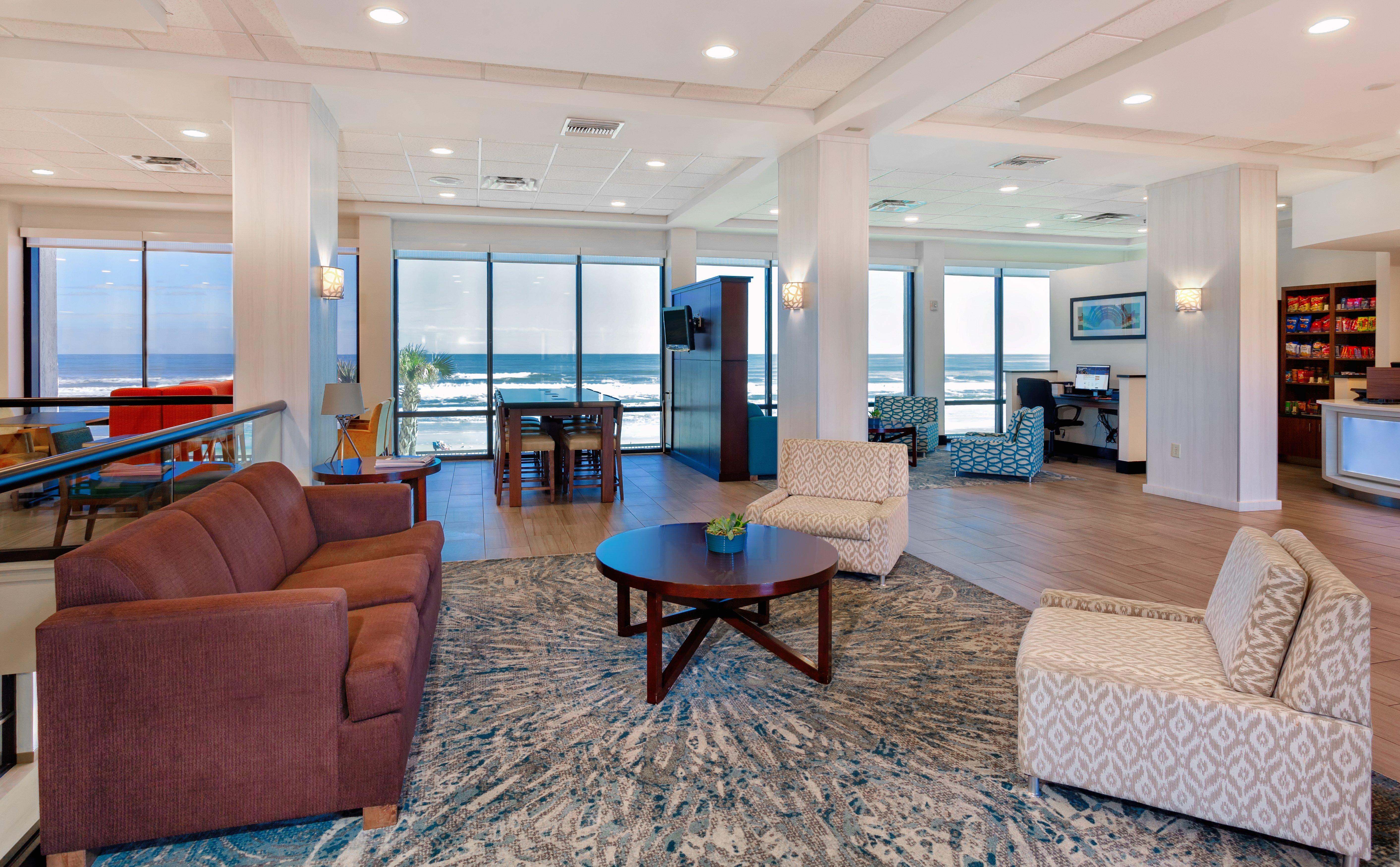 Holiday Inn Express & Suites Oceanfront Daytona Beach Shores By Ihg Экстерьер фото