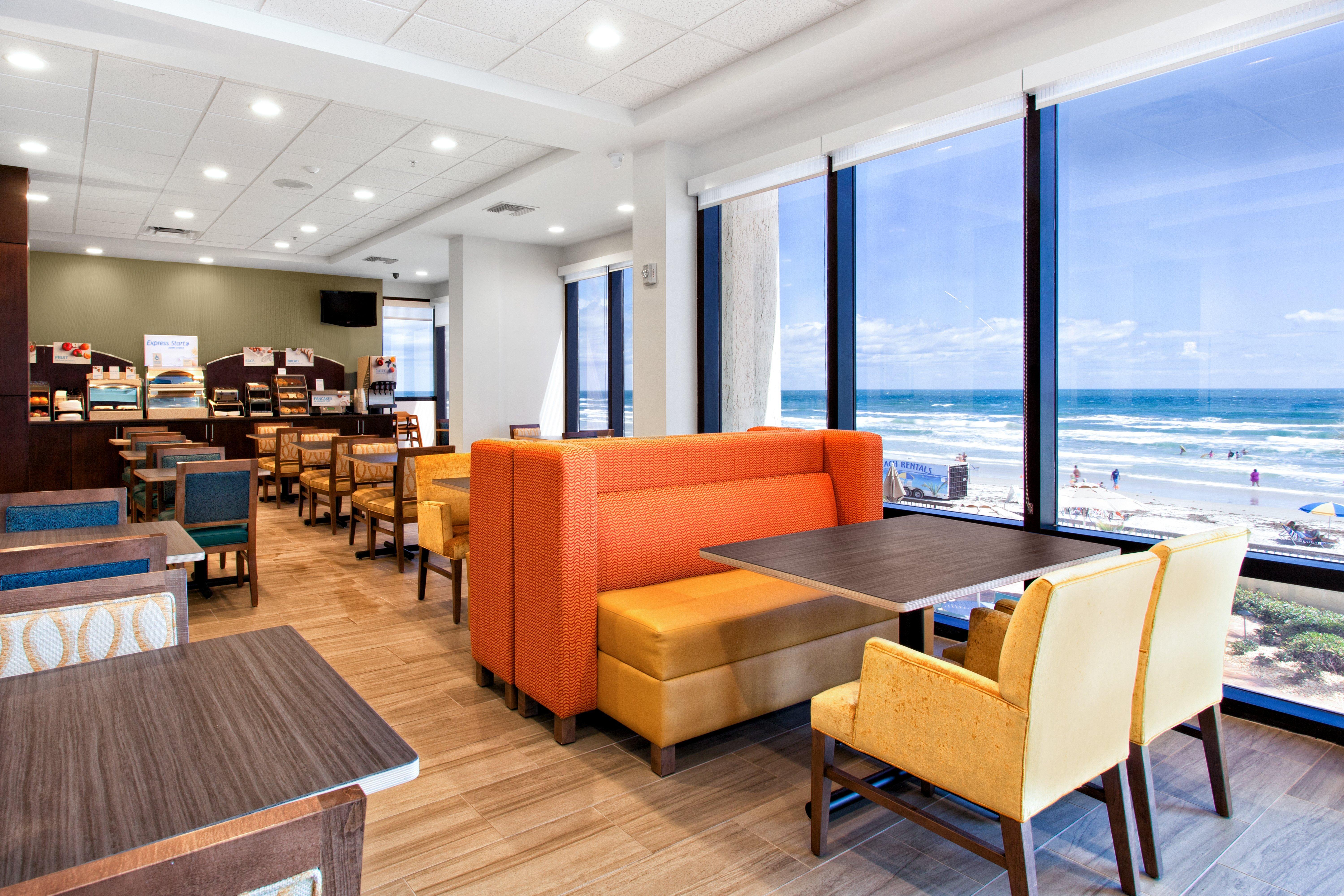 Holiday Inn Express & Suites Oceanfront Daytona Beach Shores By Ihg Экстерьер фото