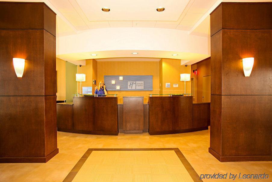 Holiday Inn Express & Suites Oceanfront Daytona Beach Shores By Ihg Интерьер фото