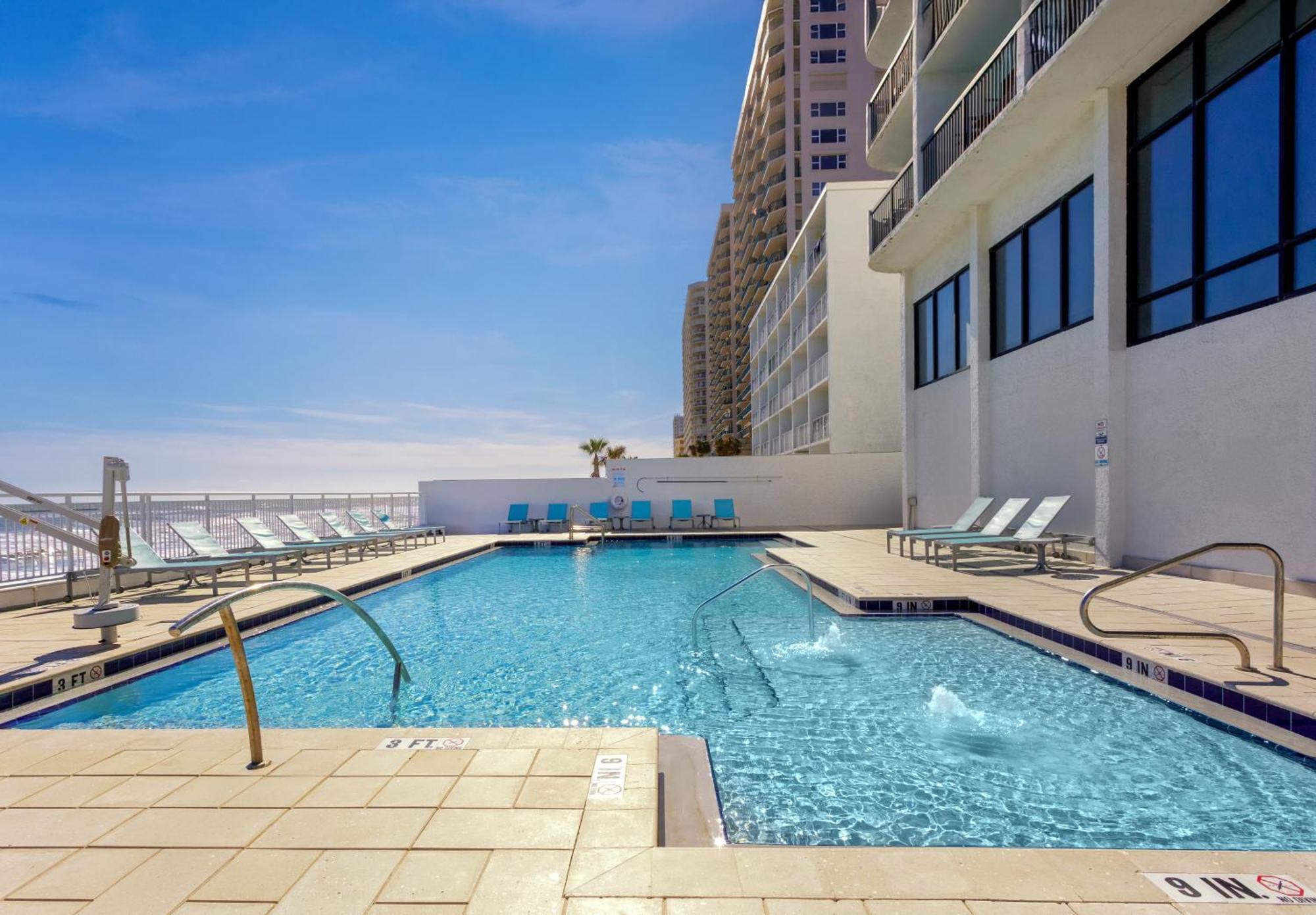 Holiday Inn Express & Suites Oceanfront Daytona Beach Shores By Ihg Экстерьер фото