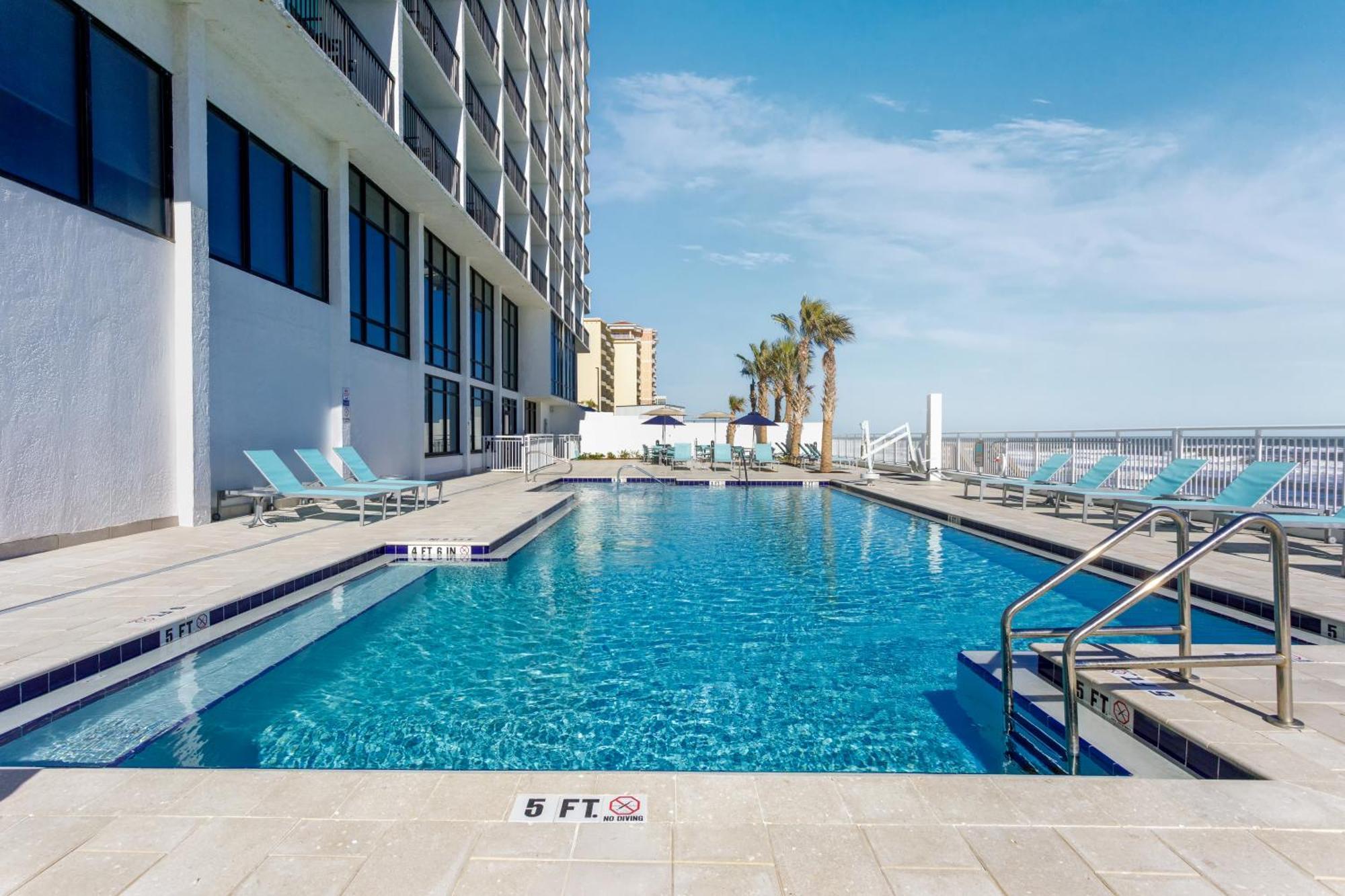 Holiday Inn Express & Suites Oceanfront Daytona Beach Shores By Ihg Экстерьер фото