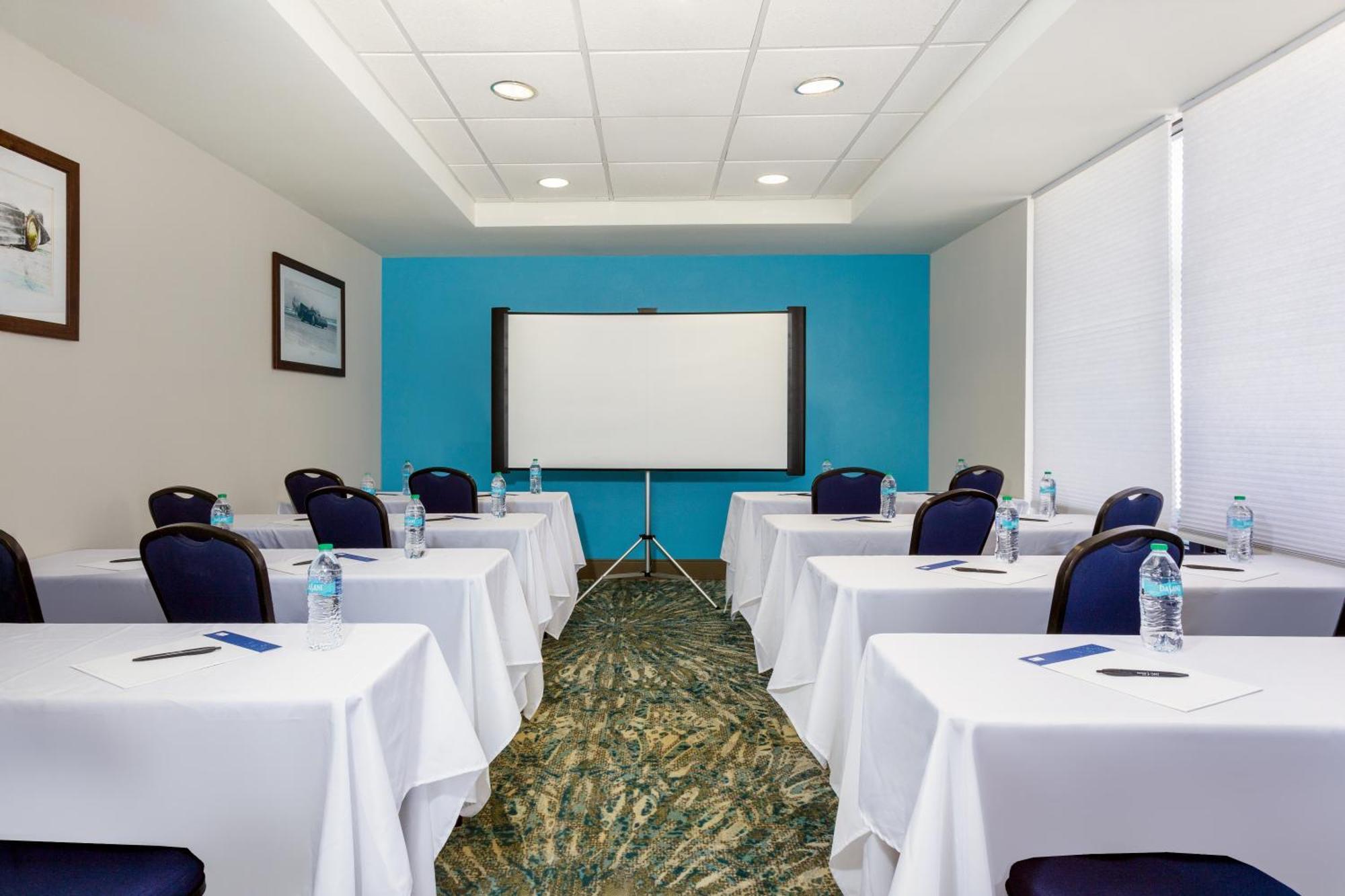 Holiday Inn Express & Suites Oceanfront Daytona Beach Shores By Ihg Экстерьер фото