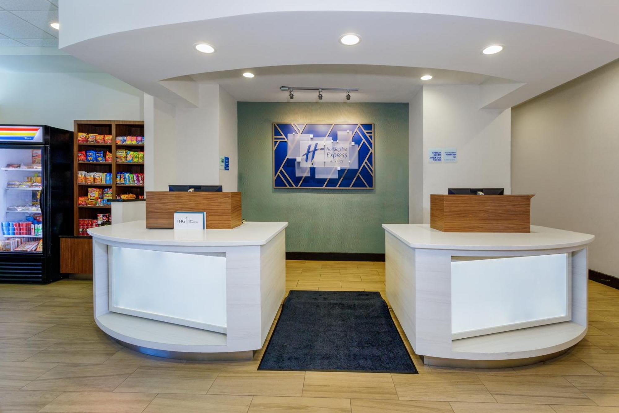 Holiday Inn Express & Suites Oceanfront Daytona Beach Shores By Ihg Экстерьер фото