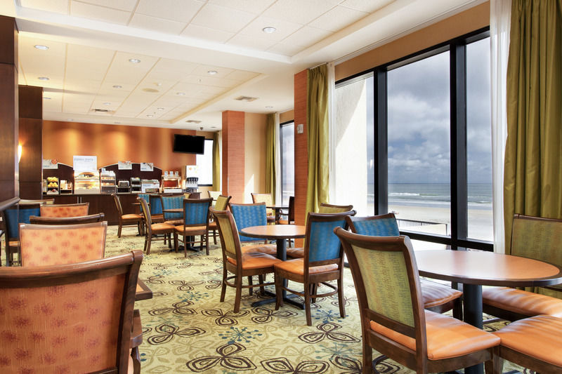 Holiday Inn Express & Suites Oceanfront Daytona Beach Shores By Ihg Экстерьер фото