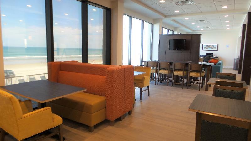 Holiday Inn Express & Suites Oceanfront Daytona Beach Shores By Ihg Экстерьер фото