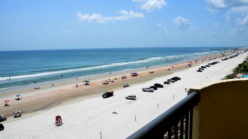 Holiday Inn Express & Suites Oceanfront Daytona Beach Shores By Ihg Экстерьер фото